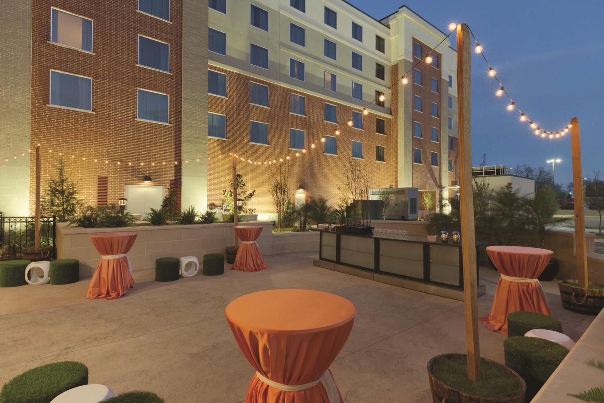 Embassy Suites Oklahoma City Downtown/Medical Center Экстерьер фото
